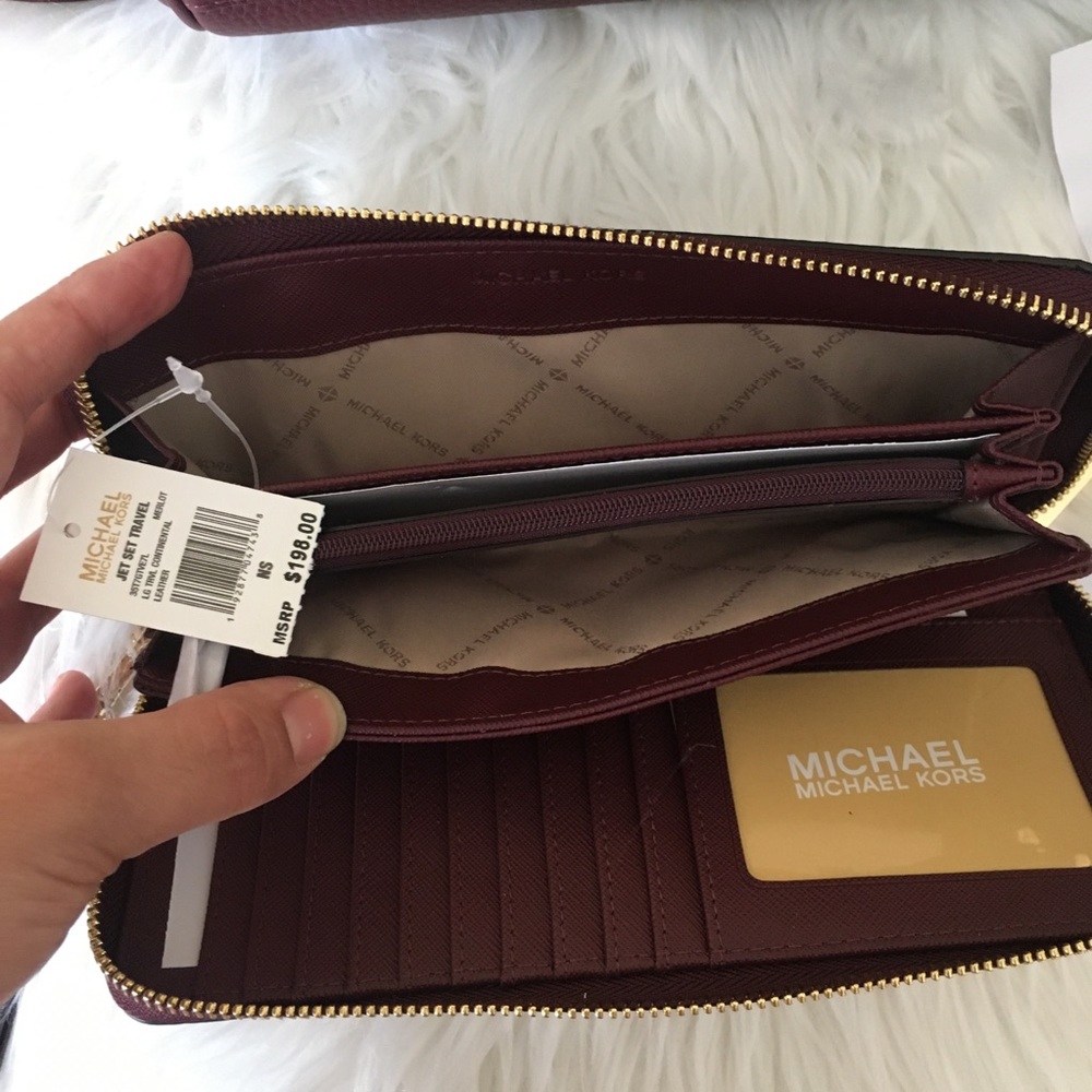 Michael Kors jet set  Merlot continental wallet - Picture 4 of 8